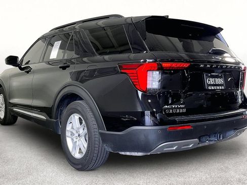Used 2025 Ford Explorer Active w/ Active Comfort Package RWD image 15