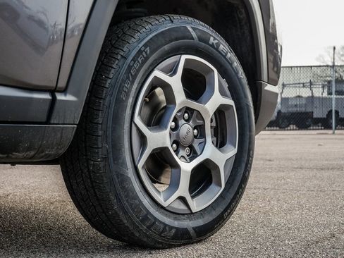 Used 2022 Jeep Compass Trailhawk w/ Trailhawk Elite Group image 9