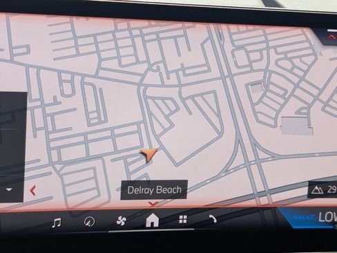 Used 2025 BMW X5 sDrive40i w/ M Sport Package image 6