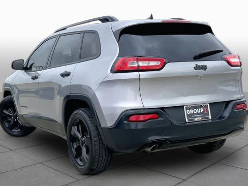 Used 2016 Jeep Cherokee Sport FWD image 12