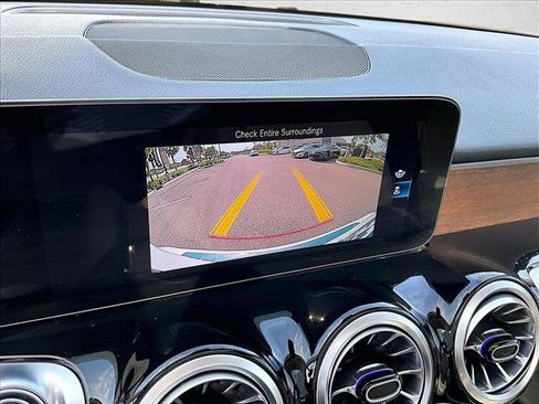 Used 2023 Mercedes-Benz GLB 250 4MATIC image 21