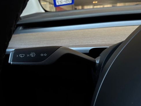 Used 2024 Tesla Model Y Long Range AWD/4WD image 38