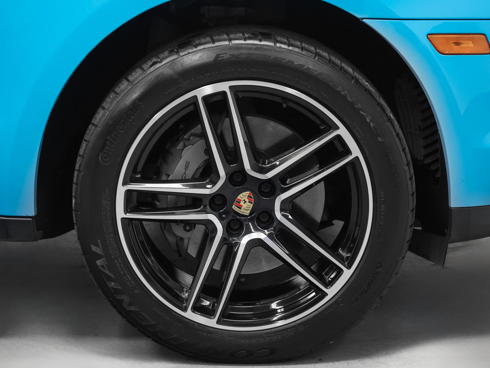 Certified 2021 Porsche Macan S AWD/4WD image 15