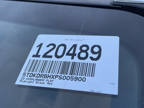Used 2023 Toyota Highlander Platinum AWD/4WD image 24