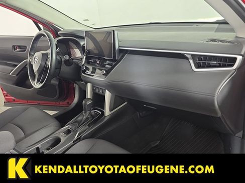 Used 2024 Toyota Corolla Cross LE AWD/4WD image 29