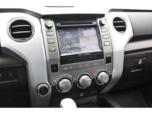 Used 2015 Toyota Tundra SR5 w/ SR5 Upgrade Package AWD/4WD image 25