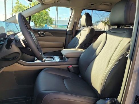 New 2026 Kia Carnival EX FWD image 9