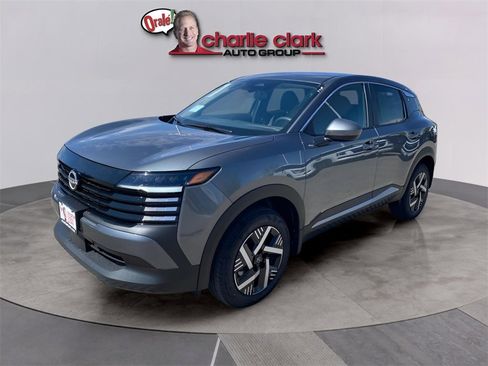 New 2026 Nissan Kicks SV image 2