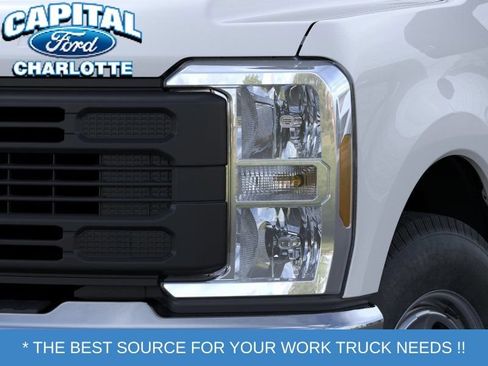 New 2026 Ford F250 XL w/ XL Chrome Package RWD image 18