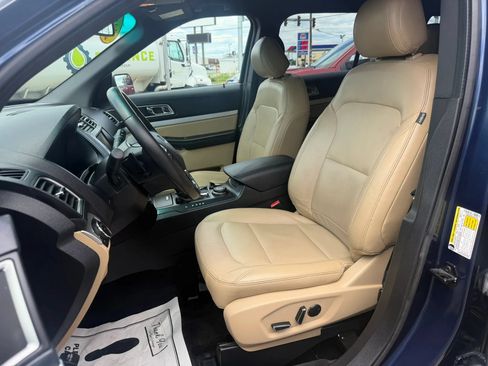 Used 2016 Ford Explorer XLT w/ Equipment Group 202A AWD/4WD image 13