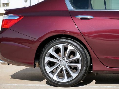Used 2015 Honda Accord Sport image 29