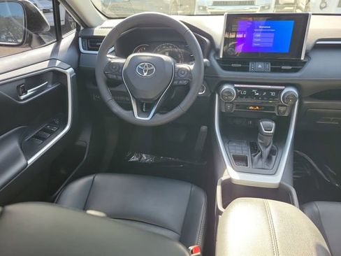 Used 2025 Toyota RAV4 XLE Premium image 8