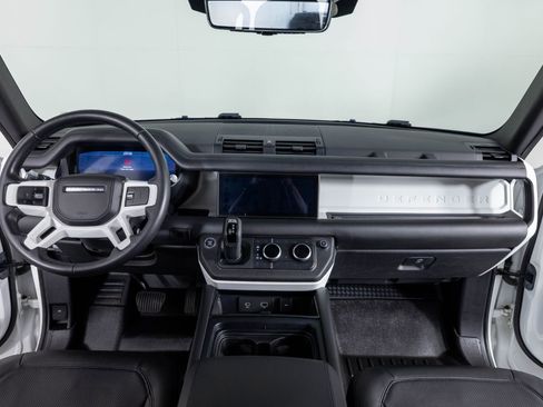 Used 2020 Land Rover Defender 110 HSE image 35