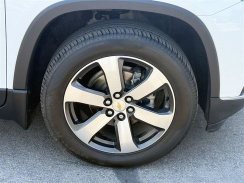 Used 2021 Chevrolet Traverse LT w/ LT Premium Package AWD/4WD image 8