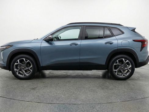 Used 2025 Chevrolet Trax LT image 5