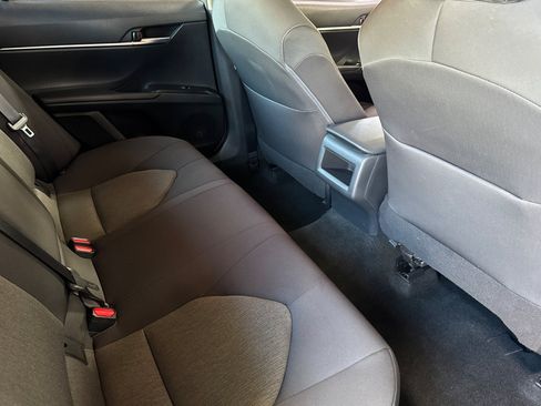 Used 2020 Toyota Camry LE FWD image 31