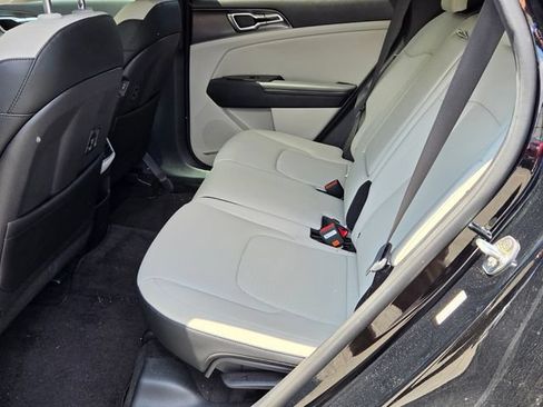 Used 2023 Kia Sportage EX FWD image 11