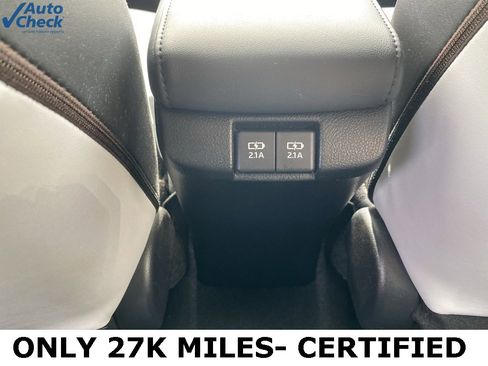 Used 2020 Toyota Prius XLE w/ Advanced Technology Package image 18