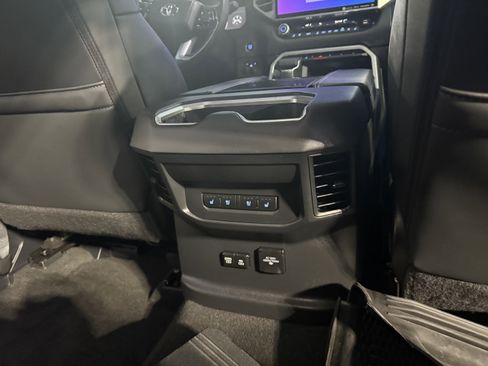 Used 2024 Toyota Tundra Platinum image 19