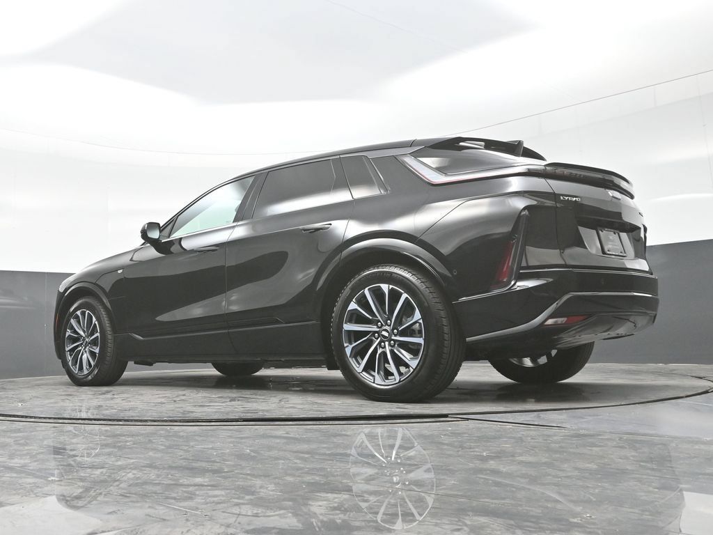 Certified 2025 Cadillac Lyriq Luxury AWD/4WD image 29