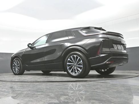 Certified 2025 Cadillac Lyriq Luxury AWD/4WD image 29