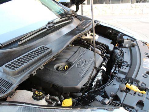 Used 2018 Ford Escape SE w/ Ford Safe & Smart Package AWD/4WD image 31