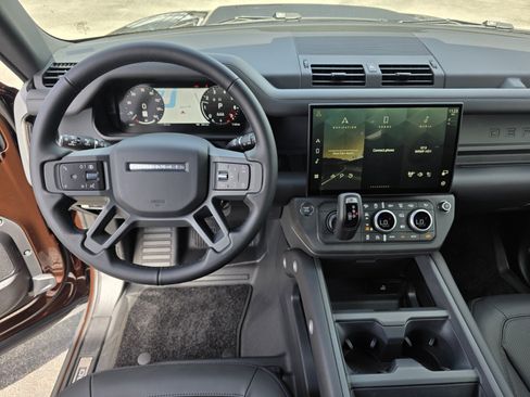 New 2026 Land Rover Defender 90 X-Dynamic SE AWD/4WD image 4