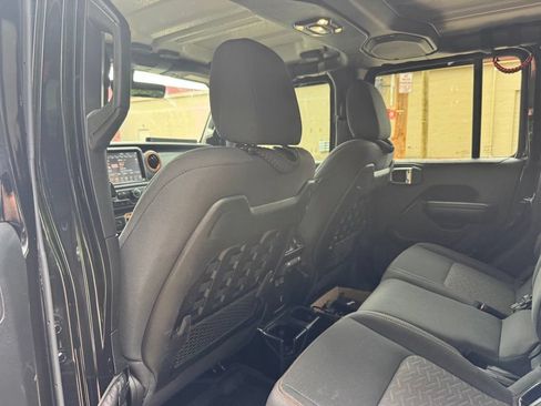 Used 2021 Jeep Gladiator Mojave AWD/4WD image 23