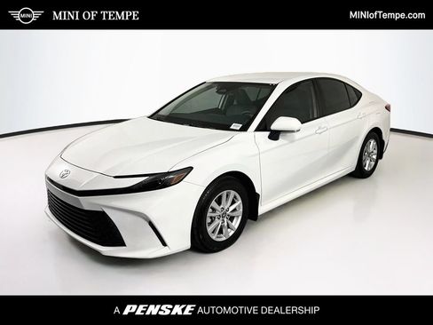 Used 2025 Toyota Camry LE w/ Convenience Package FWD image 1