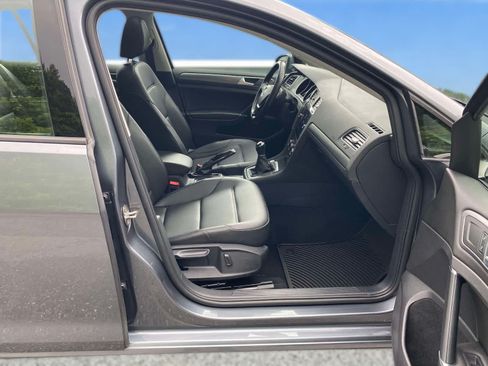 Used 2019 Volkswagen Golf SE w/ Driver Assistance Package FWD image 28