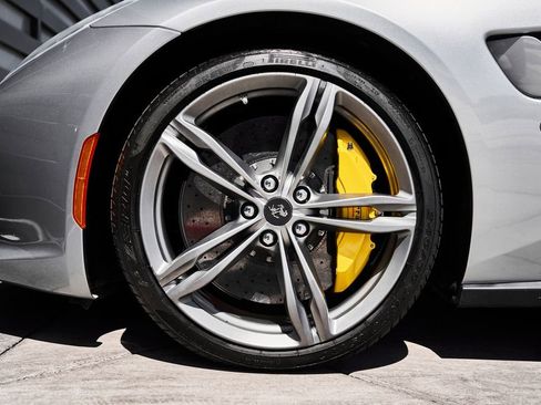 Used 2018 Ferrari GTC4Lusso AWD/4WD image 3