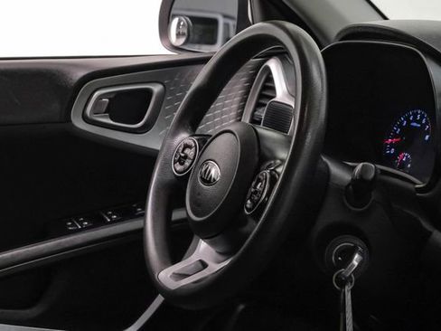 Used 2021 Kia Soul LX image 16