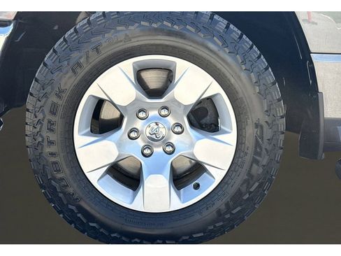 Used 2020 RAM 1500 Big Horn AWD/4WD image 10