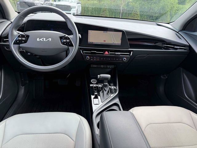 Used 2024 Kia Niro EX FWD image 15
