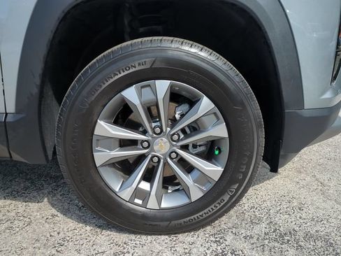 Used 2026 Chevrolet Equinox LT FWD image 12