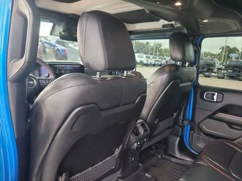 Used 2024 Jeep Wrangler Unlimited Rubicon AWD/4WD image 13