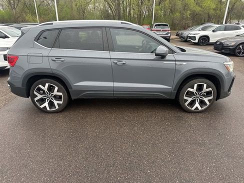 Used 2023 Volkswagen Taos SEL AWD/4WD image 2