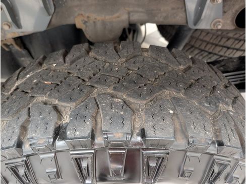 Used 2021 Chevrolet Silverado 2500 LT AWD/4WD image 20