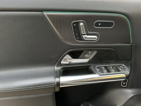 Used 2021 Mercedes-Benz GLA 250 4MATIC image 25