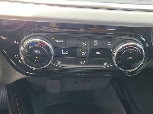 New 2026 Chevrolet Trax LT w/ Midnight Edition FWD image 28