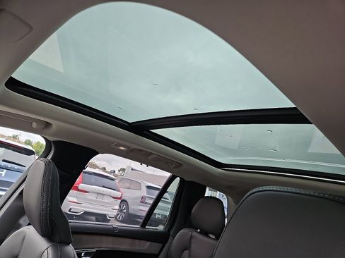 New 2026 Volvo XC90 B6 Ultra w/ Protection Package AWD/4WD image 12