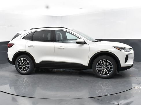 New 2025 Ford Escape SE FWD image 5