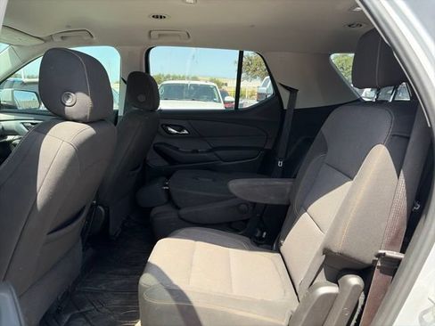 Used 2021 Chevrolet Traverse LT FWD image 13