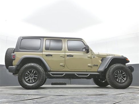 Used 2025 Jeep Wrangler Willys image 47