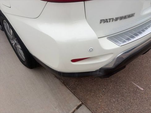 Used 2020 Nissan Pathfinder SV FWD image 9