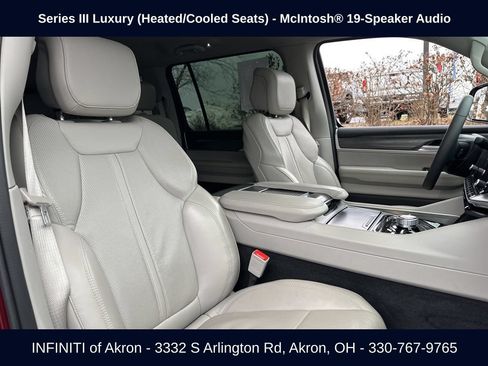Used 2023 Jeep Wagoneer Series III w/ Preferred Equipment Group AWD/4WD image 27