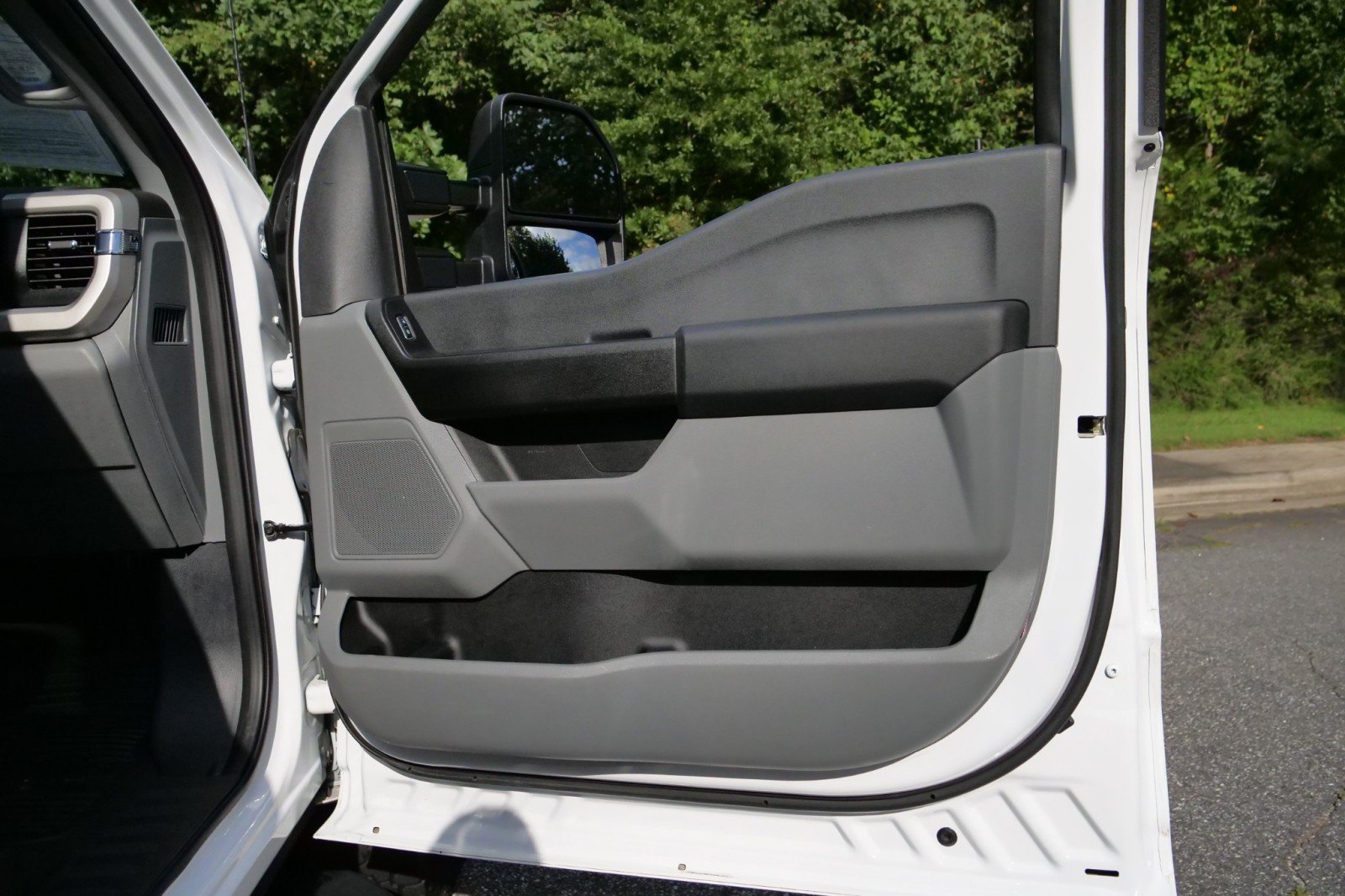 Used 2023 Ford F350 XL w/ 360-Degree Camera Package AWD/4WD image 30