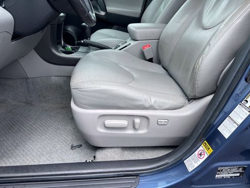 Used 2011 Toyota RAV4 Limited AWD/4WD image 15