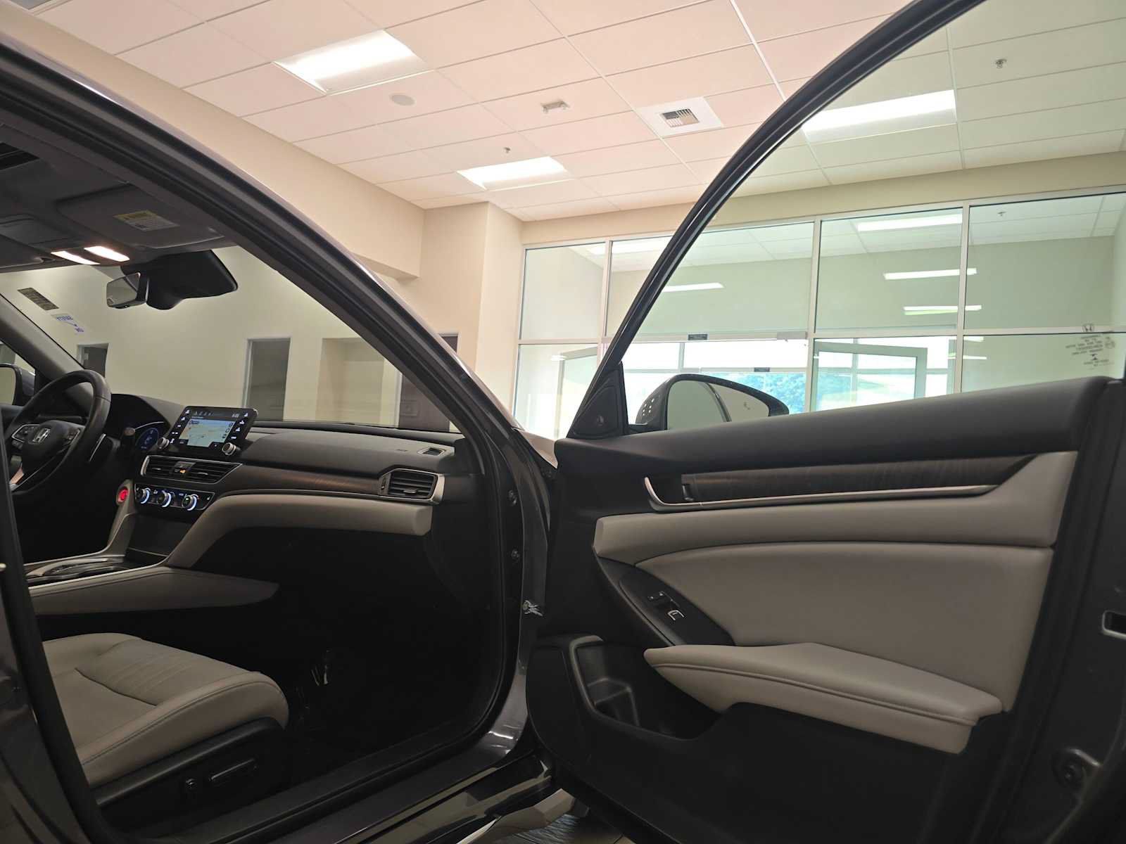 Used 2018 Honda Accord EX-L image 29