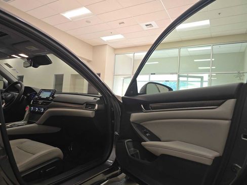 Used 2018 Honda Accord EX-L image 29